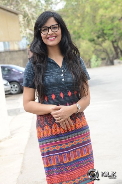 Anasuya-at-Kshanam-Movie-Thanks-Meet